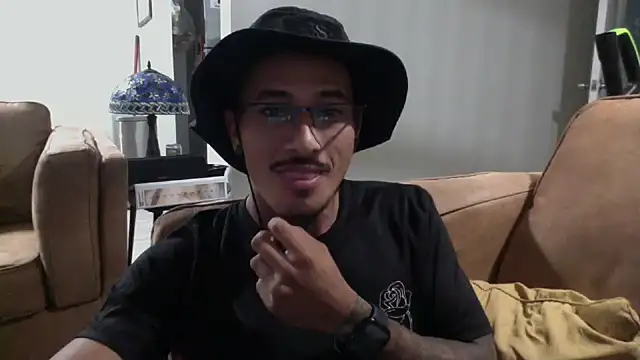 Snapshot of tanjir020 chatting on November 11, 9:31 am tanjir020 online show from November 11, 9:31 am