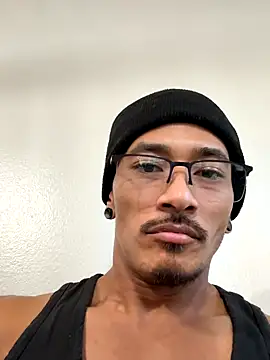 Snapshot of tanjir020 chatting on November 13, 10:47 am tanjir020 online show from November 13, 10:47 am