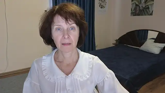 Lia Tito online show from November 8, 6:02 am