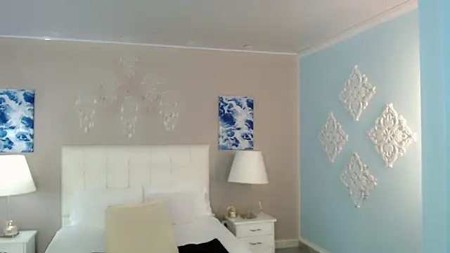 maddissonivanova online show from October 30, 7:03 pm