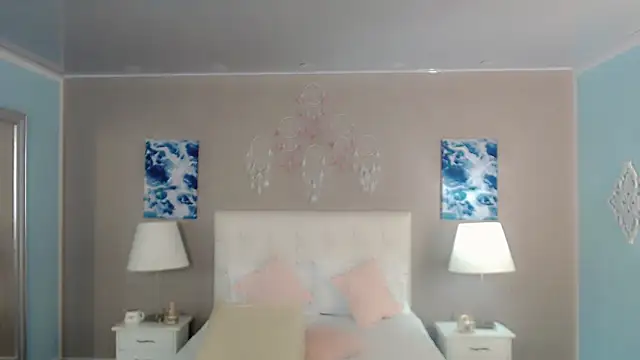 maddissonivanova online show from December 2, 5:52 pm