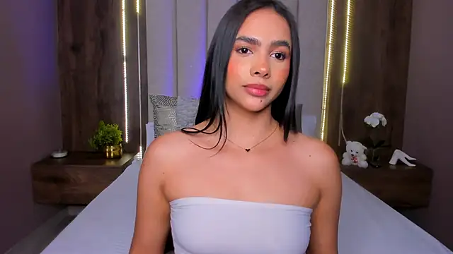 LucySalvatore  online show from September 28, 1:22 am