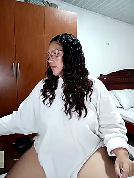 Snapshot of Ivy_horse_ chatting on December 18, 1:33 am Ivy horse online show from December 18, 1:33 am