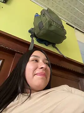 Snapshot of BELLAALEJA chatting on October 3, 8:17 pm BELLAALEJA online show from October 3, 8:17 pm