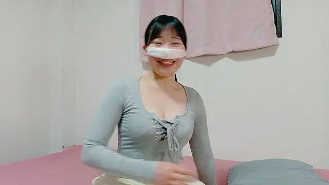 Snapshot of Hina-ooo chatting on February 7, 2:32 pm Hina-ooo online show from February 7, 2:32 pm