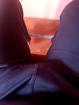 Snapshot of Hunter_ind123 chatting on December 17, 10:32 am Hunter ind123 online show from December 17, 10:32 am