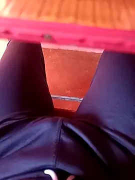 Snapshot of Hunter_ind123 chatting on April 7, 10:26 am Hunter ind123 online show from April 7, 10:26 am