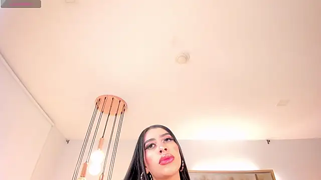 LeahLombardi  online show from January 8, 3:42 am