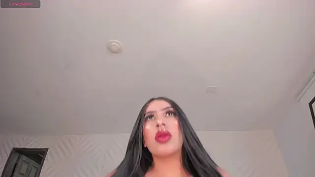 LeahLombardi  online show from March 31, 3:30 am