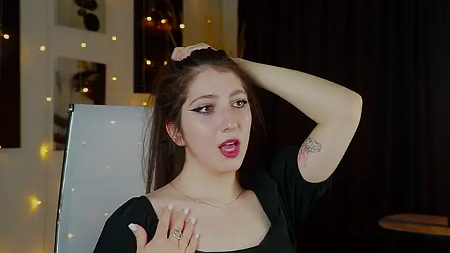 Snapshot of Mary_Miiller chatting on December 2, 9:36 am Mary Miiller online show from December 2, 9:36 am