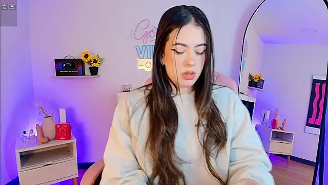 Snapshot of Alice_Vixen chatting on April 8, 12:16 pm Alice Vixen online show from April 8, 12:16 pm