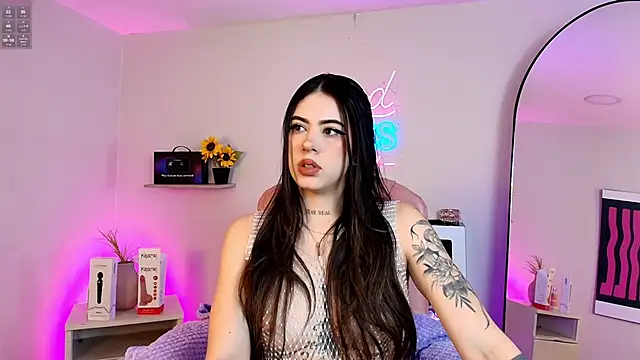 Snapshot of Alice_Vixen chatting on April 16, 12:17 pm Alice Vixen online show from April 16, 12:17 pm