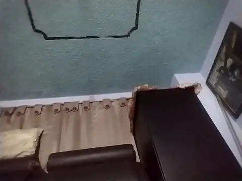 Snapshot of OliviaMorris1 chatting on March 12, 10:32 am OliviaMorris1 online show from March 12, 10:32 am