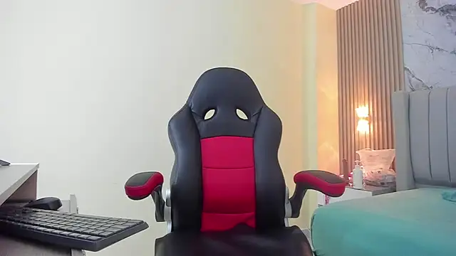 Snapshot of AURORAMARTIN2 chatting on November 5, 7:36 pm AURORAMARTIN2 online show from November 5, 7:36 pm