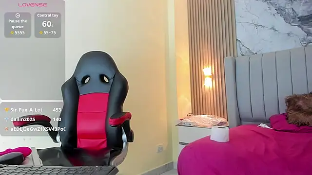 Snapshot of AURORAMARTIN2 chatting on November 23, 12:54 am AURORAMARTIN2 online show from November 23, 12:54 am