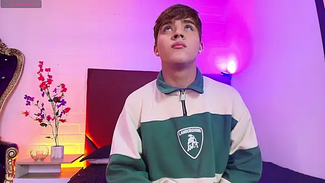 Lucass love online show from March 21, 1:05 pm