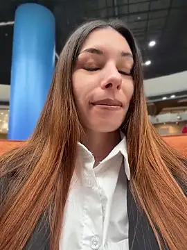 Snapshot of Amelie_Crosby chatting on June 19, 2:43 pm Amelie Crosby online show from June 19, 2:43 pm