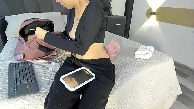 CleoWhite online show from September 9, 4:45 am