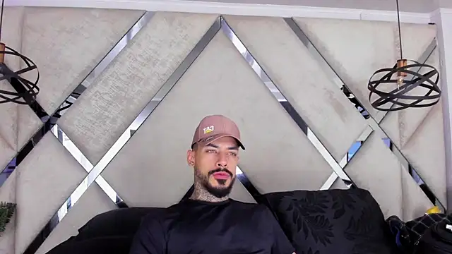 VinzenzRizzo online show from November 9, 5:06 am