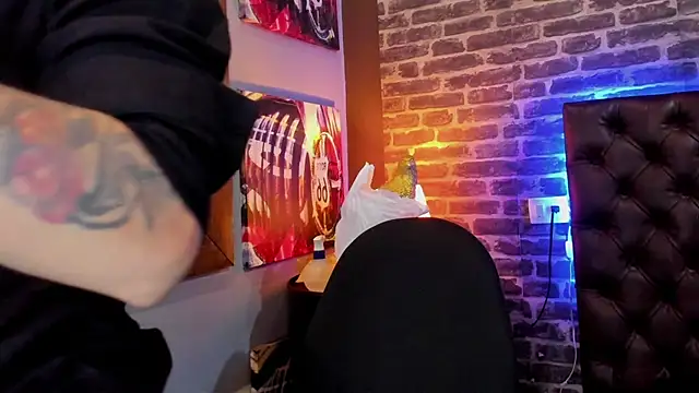 VinzenzRizzo online show from February 19, 4:19 am