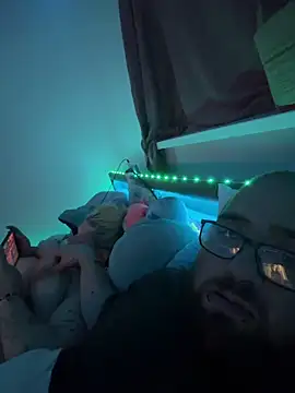 Snapshot of mrandmrsdarkside chatting on March 29, 9:15 pm mrandmrsdarkside online show from March 29, 9:15 pm