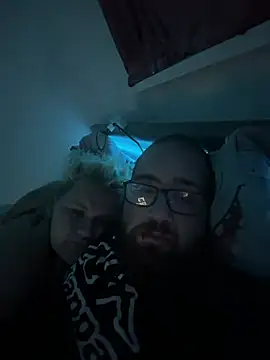 Snapshot of mrandmrsdarkside chatting on April 10, 10:03 pm mrandmrsdarkside online show from April 10, 10:03 pm