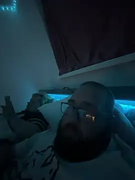 Snapshot of mrandmrsdarkside chatting on April 11, 9:52 pm mrandmrsdarkside online show from April 11, 9:52 pm