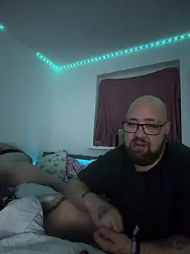 Snapshot of mrandmrsdarkside chatting on April 12, 10:48 pm mrandmrsdarkside online show from April 12, 10:48 pm