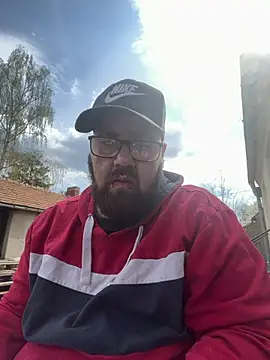 Snapshot of mrandmrsdarkside chatting on April 16, 11:55 am mrandmrsdarkside online show from April 16, 11:55 am