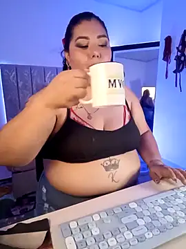 AndreaKinky online show from November 4, 8:24 am