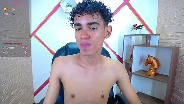 Blake Mils online show from November 8, 6:40 pm