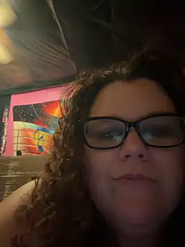 Snapshot of Fatpussybigass chatting on June 15, 12:35 am Fatpussybigass online show from June 15, 12:35 am