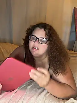 Snapshot of Fatpussybigass chatting on July 14, 11:10 pm Fatpussybigass online show from July 14, 11:10 pm