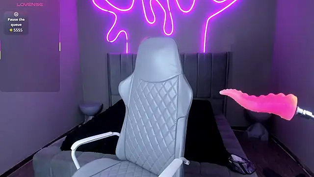 Sabrina bloom online show from September 13, 1:11 pm