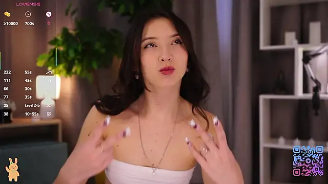 Snapshot of DaisyBlaze chatting on February 20, 4:42 am DaisyBlaze online show from February 20, 4:42 am