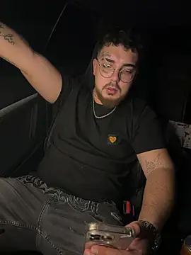 Snapshot of MrSavagexx chatting on February 9, 5:50 pm MrSavagexx online show from February 9, 5:50 pm