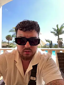 Snapshot of MrSavagexx chatting on April 13, 11:48 am MrSavagexx online show from April 13, 11:48 am