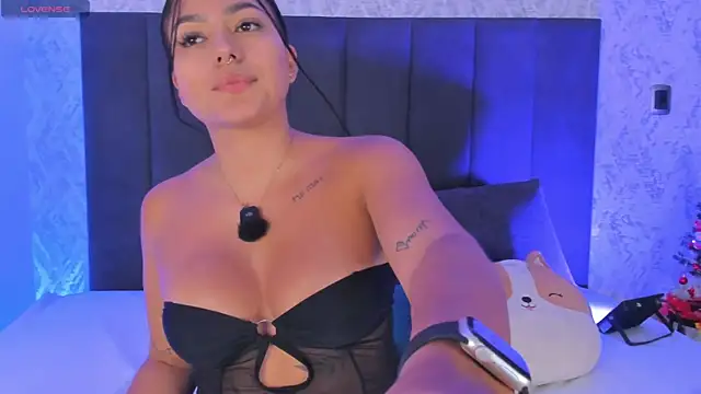 dana hazze online show from December 18, 9:10 pm