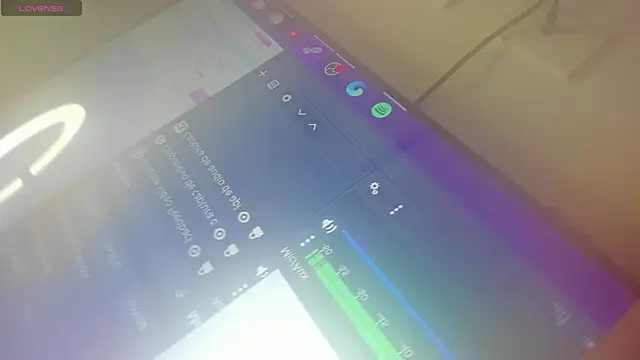 Snapshot of dana_hazze chatting on February 6, 8:45 pm dana hazze online show from February 6, 8:45 pm