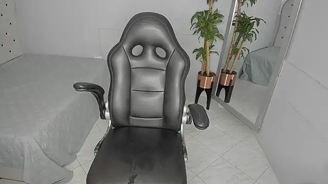 Snapshot of Alix_18_ chatting on September 25, 11:36 am Alix 18 online show from September 25, 11:36 am