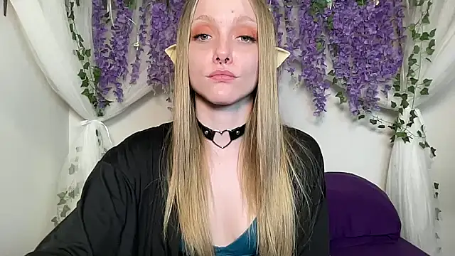 Snapshot of xLoveAnastasia chatting on February 24, 1:36 am xLoveAnastasia online show from February 24, 1:36 am