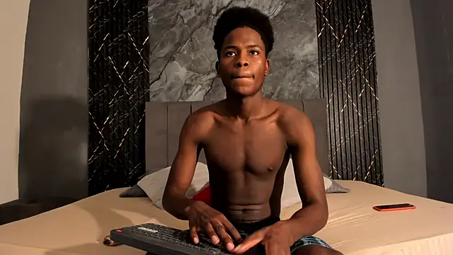 Johan barreto online show from November 11, 9:59 pm