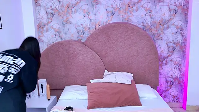 RavenGloomy online show from November 6, 8:32 pm