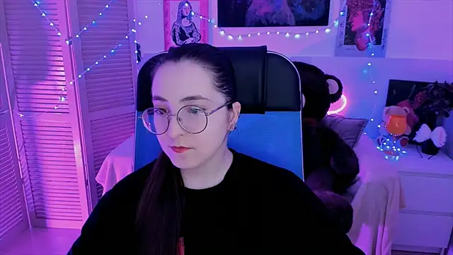 Snapshot of VirtuallVoyant chatting on September 13, 4:45 am VirtuallVoyant online show from September 13, 4:45 am