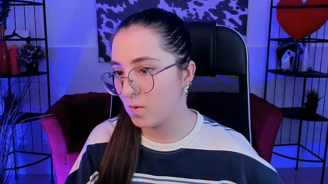 Snapshot of VirtuallVoyant chatting on September 25, 4:38 am VirtuallVoyant online show from September 25, 4:38 am