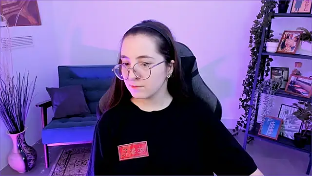 Snapshot of VirtuallVoyant chatting on September 30, 5:01 am VirtuallVoyant online show from September 30, 5:01 am