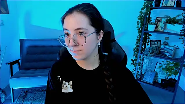 Snapshot of VirtuallVoyant chatting on October 2, 7:15 am VirtuallVoyant online show from October 2, 7:15 am