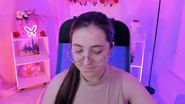 Snapshot of VirtuallVoyant chatting on October 14, 7:20 am VirtuallVoyant online show from October 14, 7:20 am