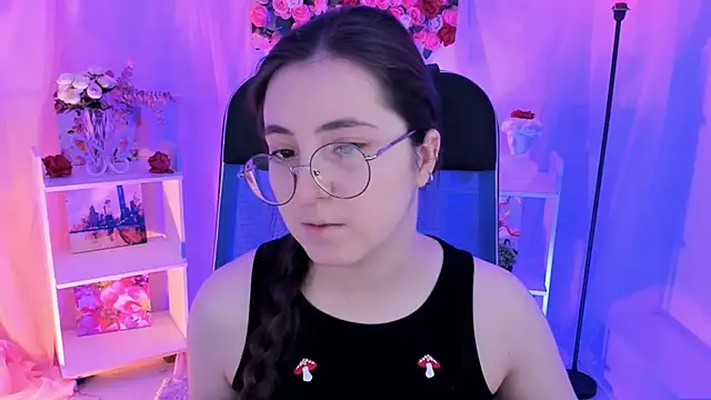 Snapshot of VirtuallVoyant chatting on October 17, 7:11 am VirtuallVoyant online show from October 17, 7:11 am