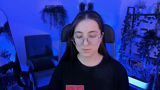 VirtuallVoyant online show from March 31, 5:35 pm